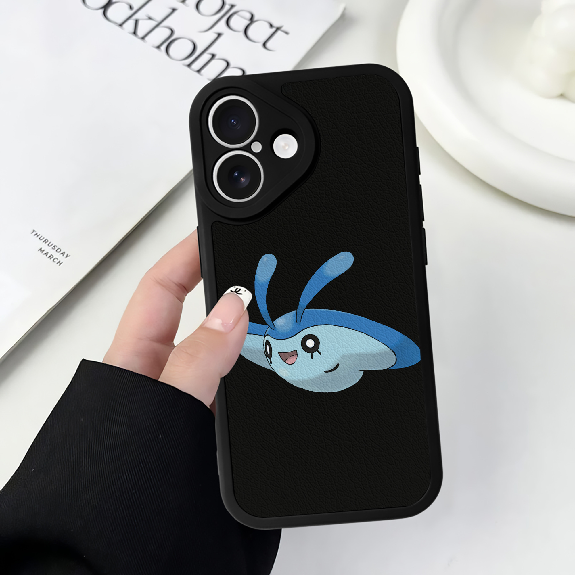 （画像用） ポケットモンスター Pokémon 【iPhone 16シリーズ対応】シリコンスマホケース（レザー調） 材質：シリコン